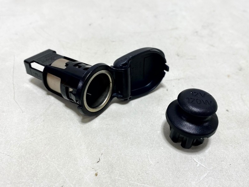 14-24 INFINITI Q50 Q60 12V POWER SOCKET OUTLET LIGHTER OEM