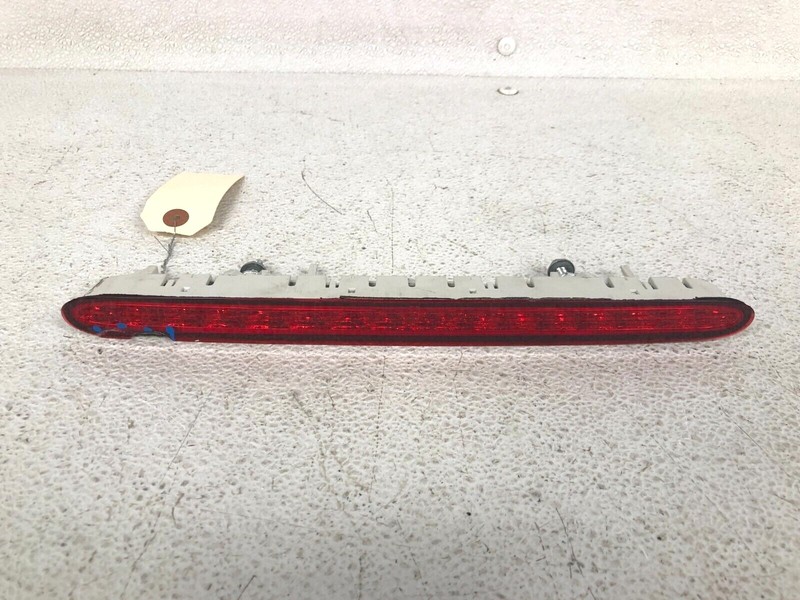 ⭐03-08 MERCEDES SL-CLASS R230 REAR CENTER HIGH MOUNT 3RD BRAKE LIGHT OEM LOT2286