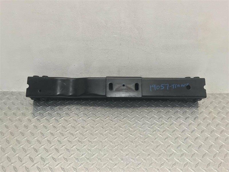 00-06 GMC YUKON DENALI A/T AWD 4X4 TRANSMISSION CROSSMEMBER BRACE OEM 15040432