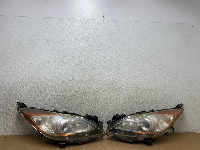2010-2013 Mazda 3 Halogen Left+Right Side Headlights V3064 DW