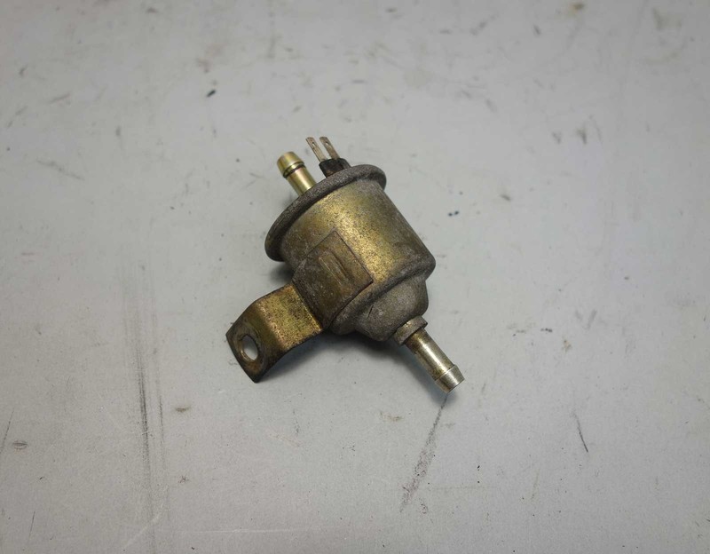 1983-1988 BMW E28 5-Series E24 E30 M20 M30 6-Cyl Fuel Pressure Regulator FPR OEM