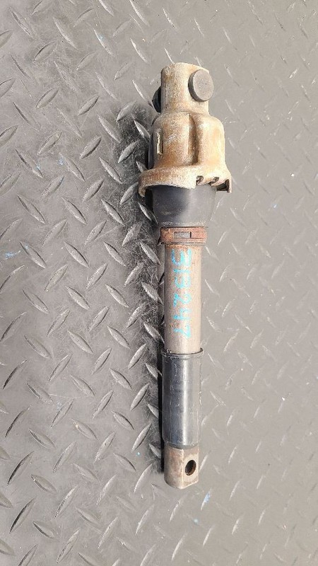 95-99 Chevrolet Tahoe Upper Steering Shaft OEM 26048061
