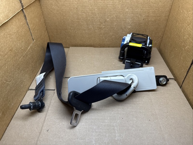 2015-2019 Subaru Legacy Front Right Passenger Side Seat Belt Seatbelt Retractor