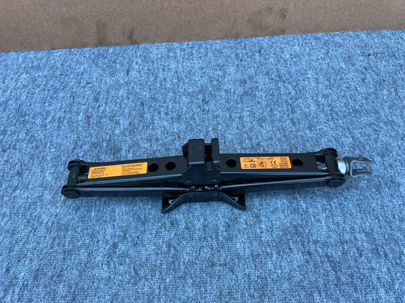 INFINITI QX60 2022-2026 OEM OEM EMERGENCY ROAD ASSIST JACK LIFTER LIFT ASSEMBLY