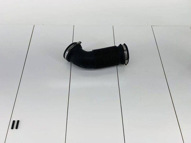 15-17 VOLVO XC60 2.0L L4 GAS ENGINE MOTOR AIR INTAKE INLET DUCT HOSE OEM