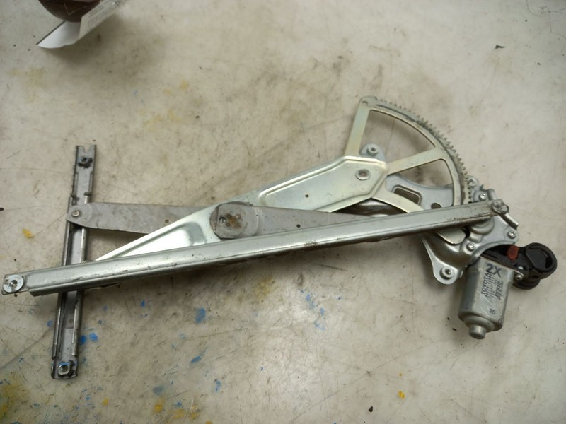 14-19 TOYOTA COROLLA FRONT DRIVER LEFT WINDOW REGULATOR