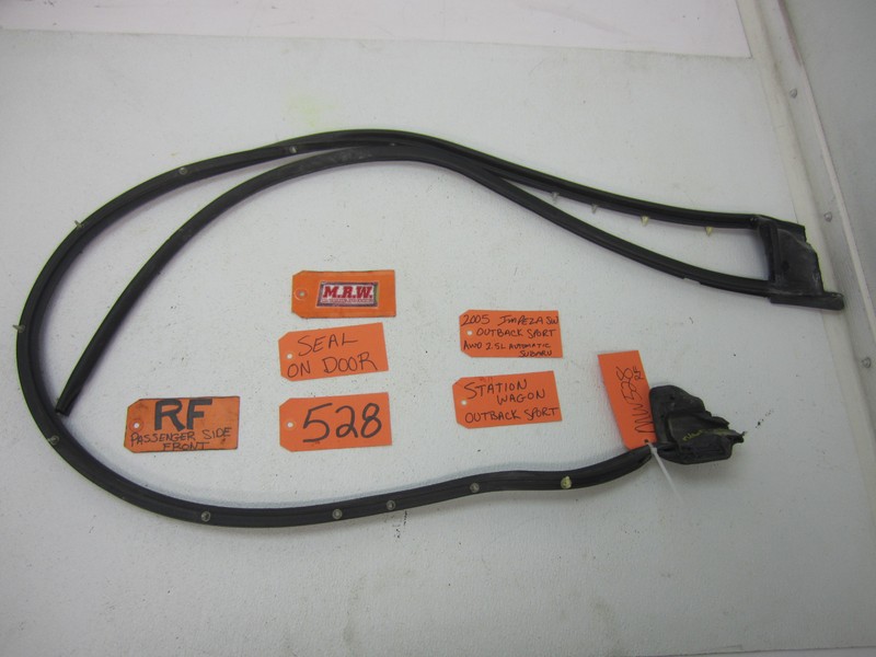 FITS 02-07 IMPREZA RIGHT FRONT DOOR PANEL WEATHER RUBBER SEAL STRIP RF RH SUBARU