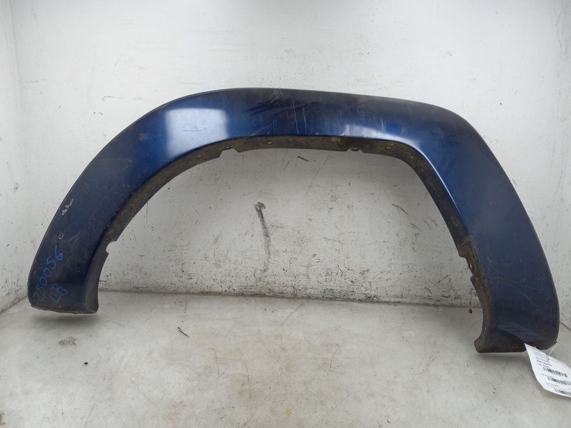07 TOYOTA TACOMA REAR DRIVER LEFT QUATER MOULDING LONG BED BLUE-8P4
