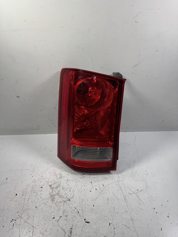 09-015 Honda Pilot Tail Light Left 33550-SZA-A02 OEM