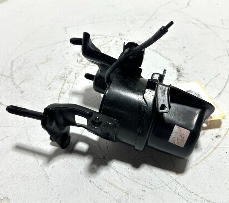 2018-2024 TOYOTA CAMRY SE ENGINE MOTOR REAR MOUNT INSULATOR BRACKET OEM
