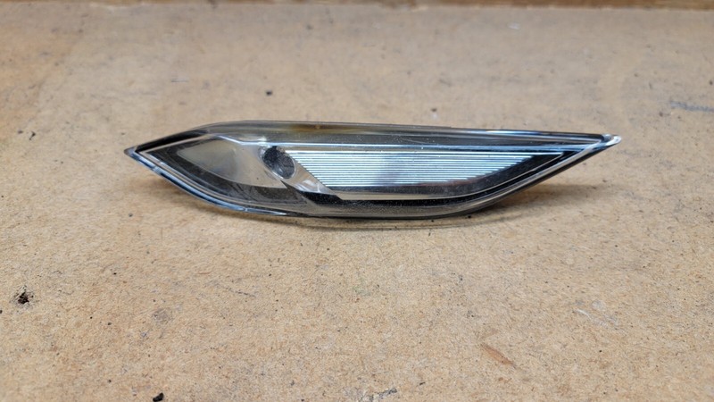 2011 2012 2013 2014 PORSCHE CAYENNE GT Front Bumper Reflector RH 7P5949101 OEM