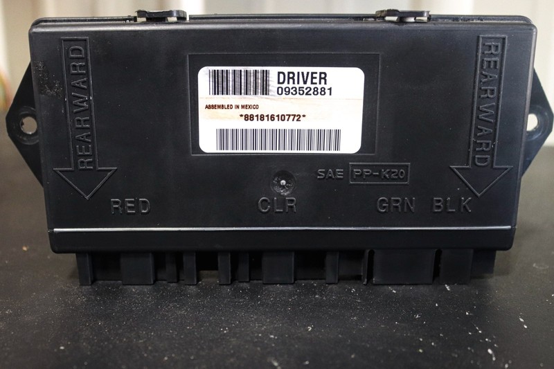 1997-1999 Chevy Corvette Driver LH Door Control Module OEM 09352881 *USED*
