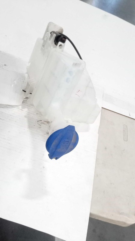 2017 Hyundai Elantra Washer Fluid Reservoir OEM Blue 98610F3100 109k Miles