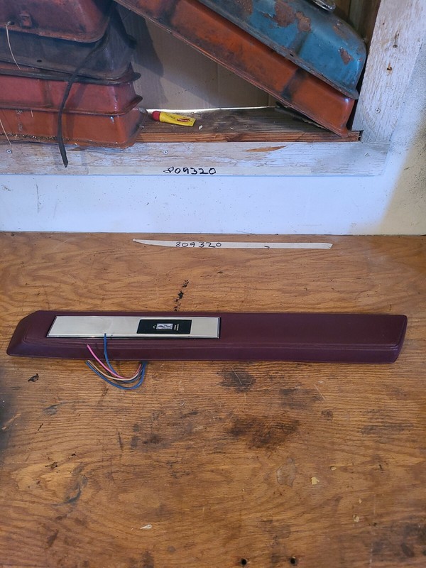 89 Buick Lesabre WindowSwitch 186 2101 KBC 20525567 arm rest 20626026