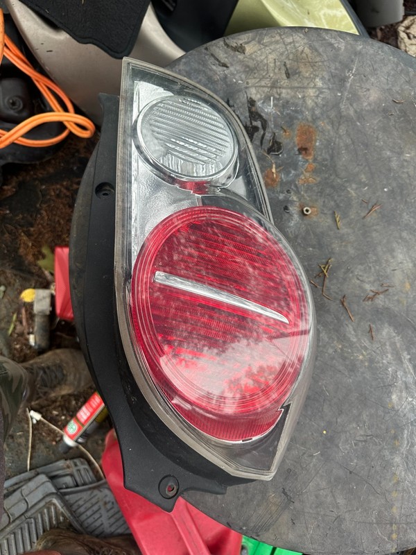 13-15 CHEVROLET SPARK OEM LH DRIVER SIDE TAILLIGHT ASSEMBLY