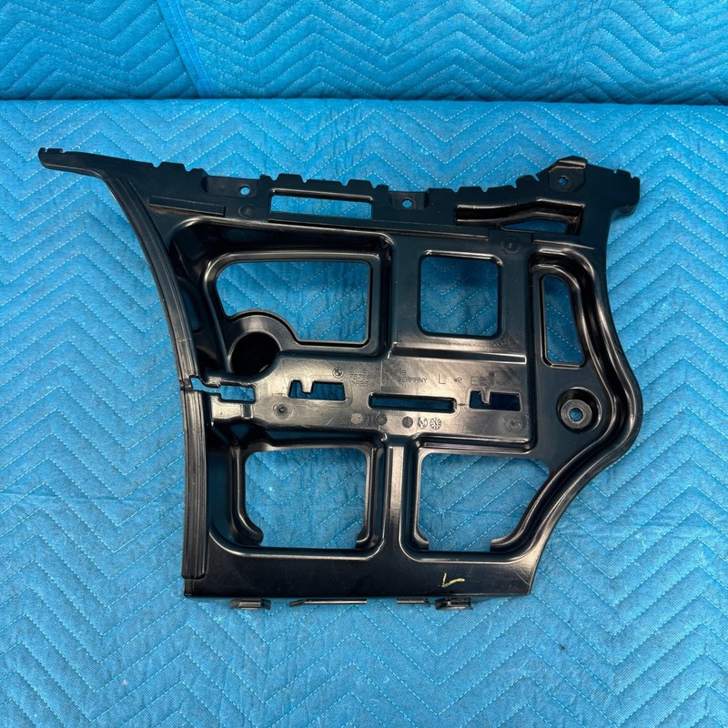 2006–2008 BMW 325i E90 Rear Left Bumper Bracket Panel Trim OEM 51127058519