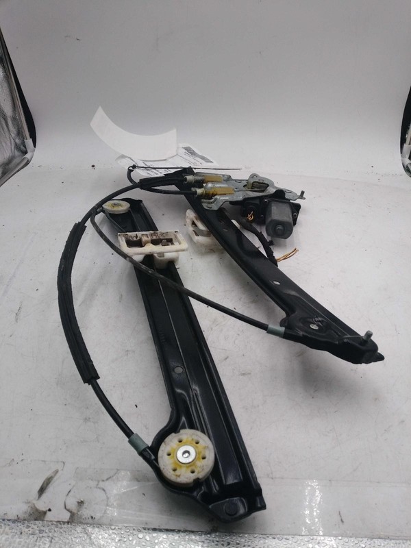 Used Front Right Door Window Regulator Front fits: 2015 Mini Countryman electric