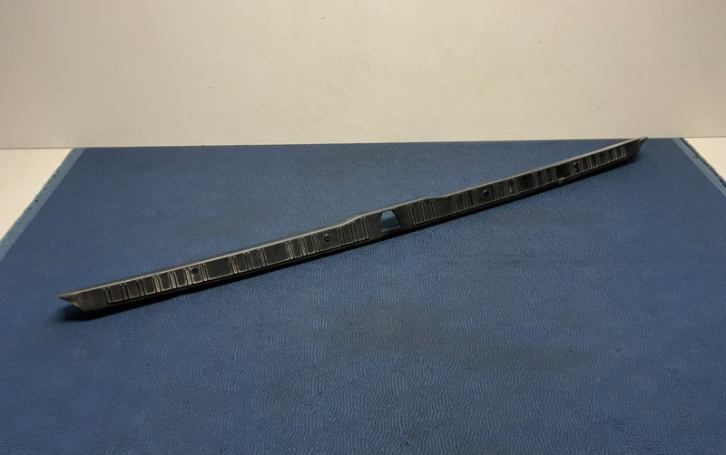 83–93 BMW E30 325 Rear Trunk Lid Tail Panel Trim Plastic Strip Black Molding OEM