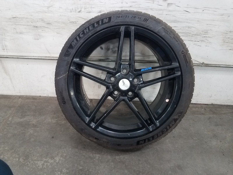 2009 Chevy Corvette C6 19" Rear Wheel / Tire #R1 #6867