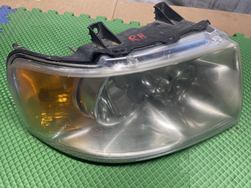 03-06 Ford Expedition Front Passenger Right Headlight Head Lamp Assembly Tested