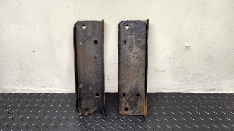 97-02 Dodge Dakota Rear Bumper Inner Brackets Pair OEM 55295672