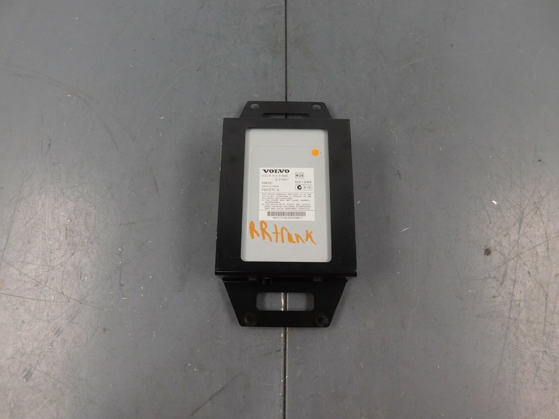 2015 14 - 18 Aston Martin V12 Vantage S Volvo Amplifier Amp #1954 C4