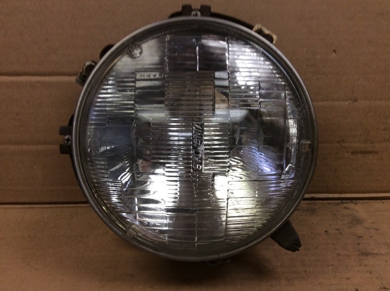 76 1976 Civic CVCC (1500) 3DRHatchback Right R Headlight Assembly Used OEM