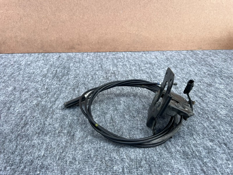 INFINITI M37 M56 Q70 11-19 OEM RIGHT RH HOOD BONNET LATCH LOCK W/ RELEASE CABLE