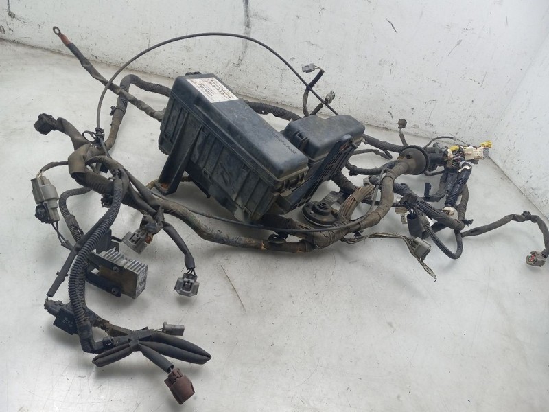 01 02 Toyota Sequoia Main Engine Room Harness 82111-0C120