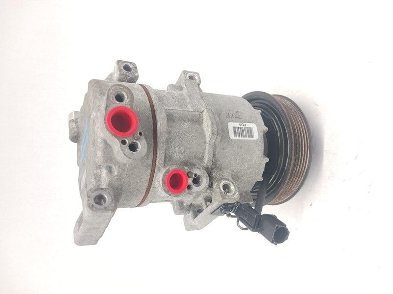 2015 HYUNDAI VELOSTER AC Compressor 1.6L OEM 28k miles 15 16 17