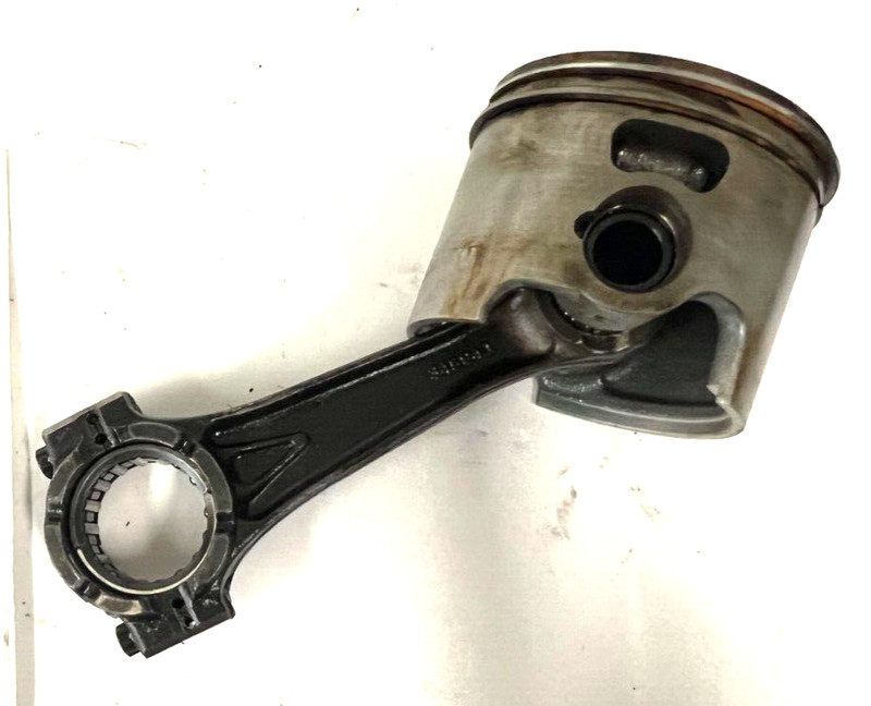 Evinrude Johnson FICHT 225 5006738 Starboard Piston & Connecting Rod FRESHWATER!