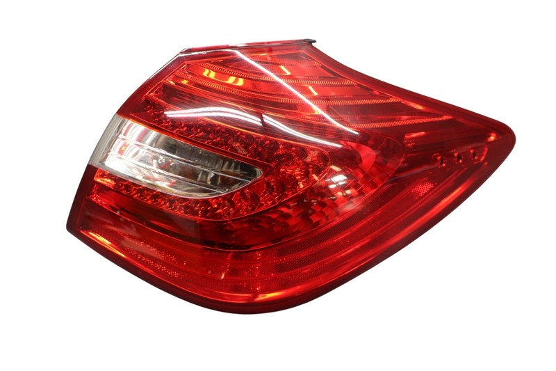 12-14 Hyundai Equus Genesis Passenger Side RH Tail Light Taillight 92402-3M2 Oem