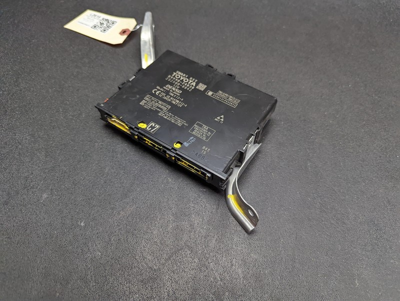 Keyless Entry Control Module 2015 Lexus RC350 89990-24030 2016