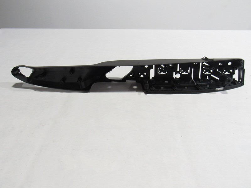 11-18 Porsche Cayenne 2017 Front Right Door Armrest Trim Panel Bracket Mount :Y
