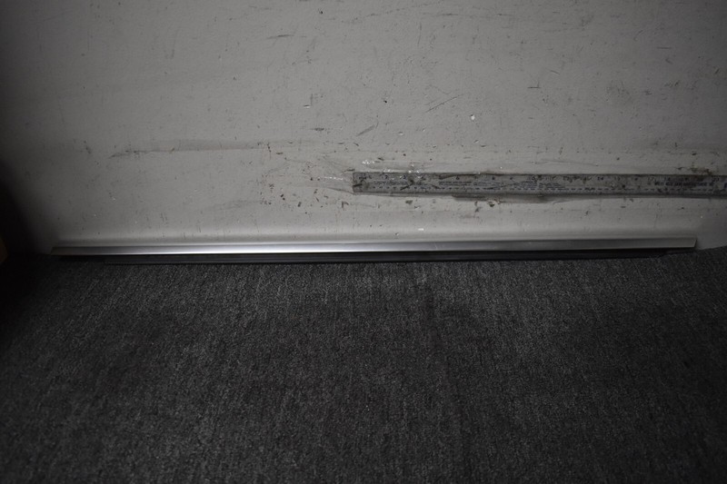 BMW WINDOW MOLDING LEFT SIDE FACTORY OEM