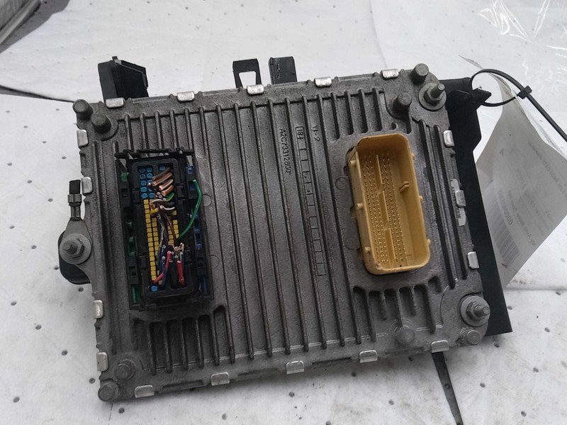 2019 Jeep Cherokee 3.2L Engine Control Module ECM OEM 68328875AA 93K Miles