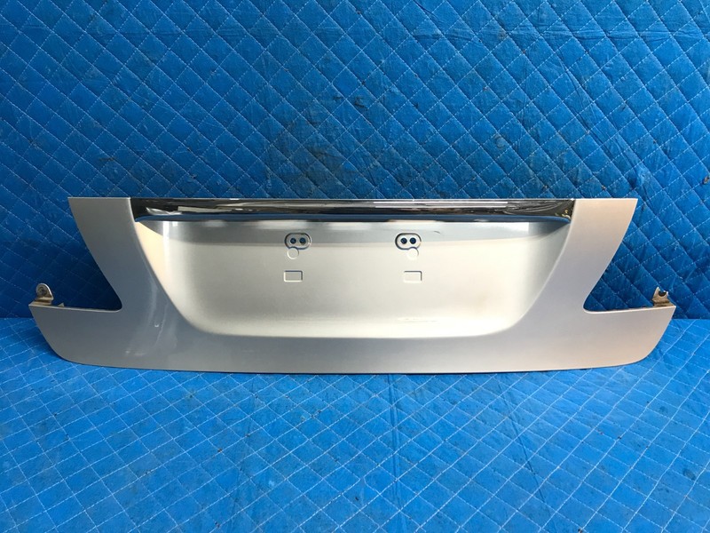 * 07-12 Lexus XF40 LS460 Rear Trunk Lid License Plate Trim Panel Silver OEM
