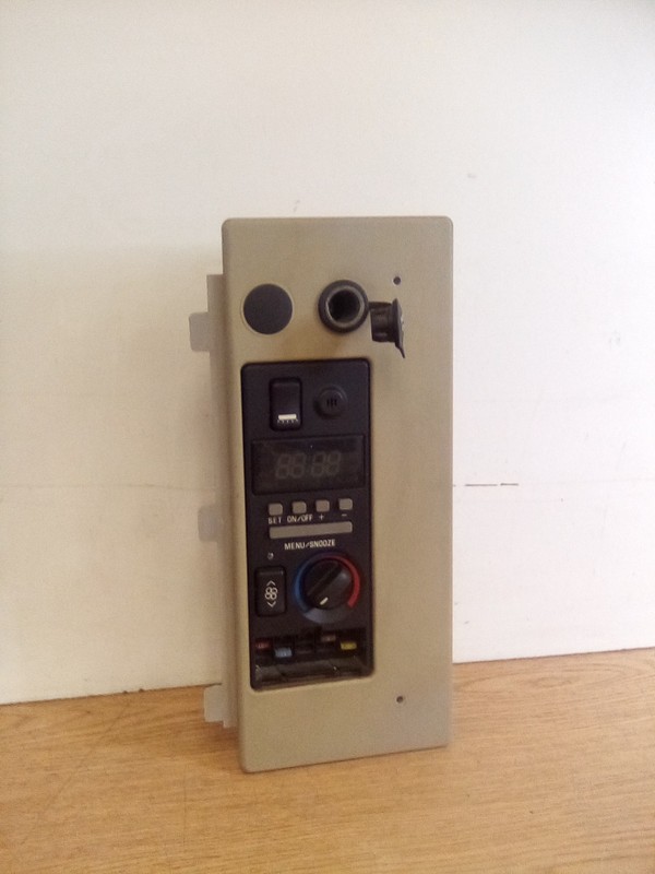 Volvo VNL Sleeper Control Panel 20809974, 20537961 "READ DESCRIPTION"