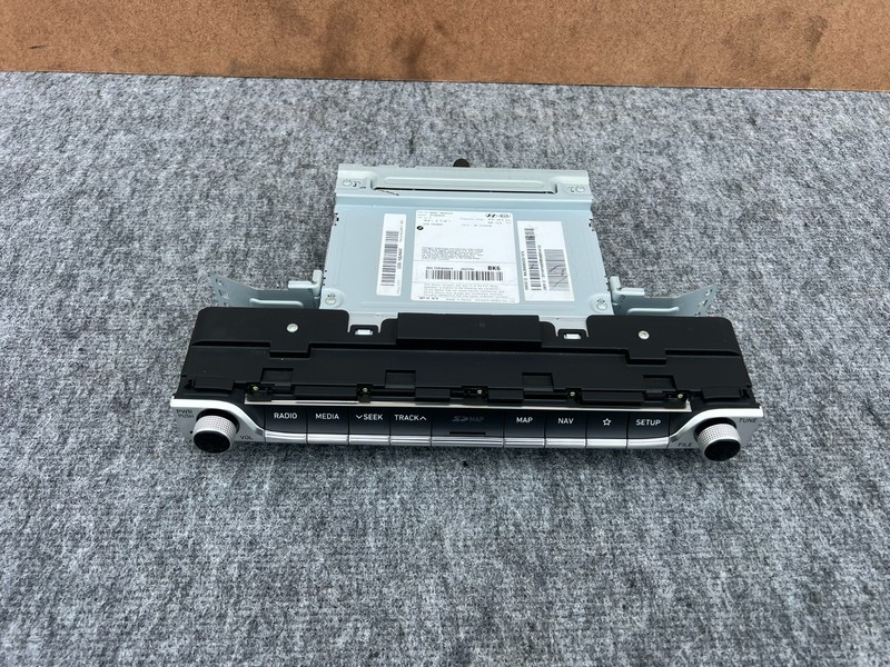 GENESIS G70 2019-2021 OEM DASH CD PLAYER RADIO STEREO WITH CONTROL SWITCH PANEL