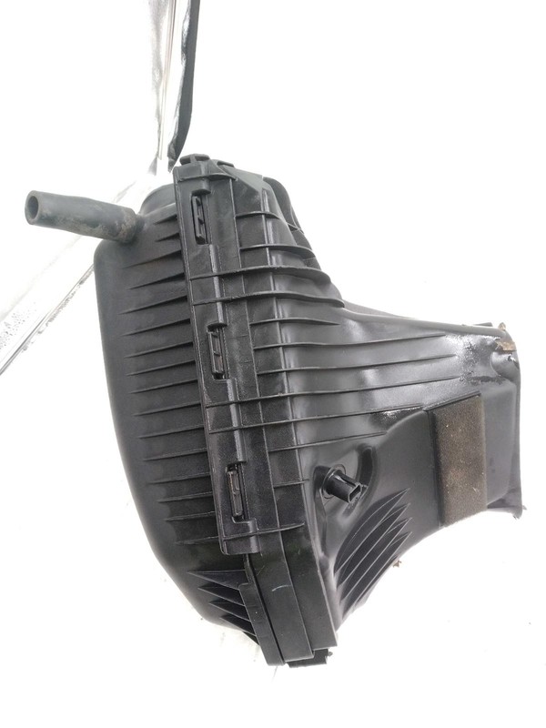 2016 Chrysler 300 Air Cleaner Assembly OEM 3.6L Used 220K Miles Black