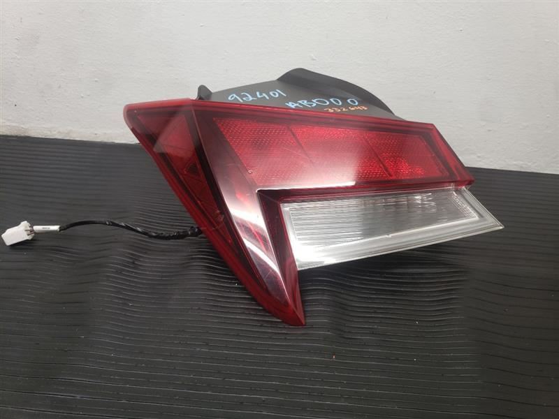 21-23 Hyundai Elantra Left Driver Outer Tail Light Lamp Assembly OEM 92401-AB000