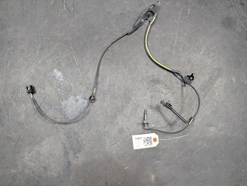 Front Right ABS Wheel Speed Sensor 2020 Toyota RAV4 89542-0R040 2019 2021 - 2024