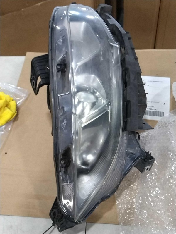 2017 Honda Civic Right Headlight Assembly Grey OEM Used 139K Miles