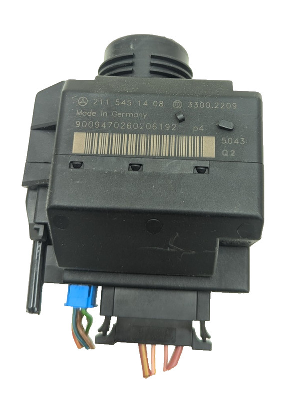 03-11 Mercedes W211 E320 Ignition Module 2115451408