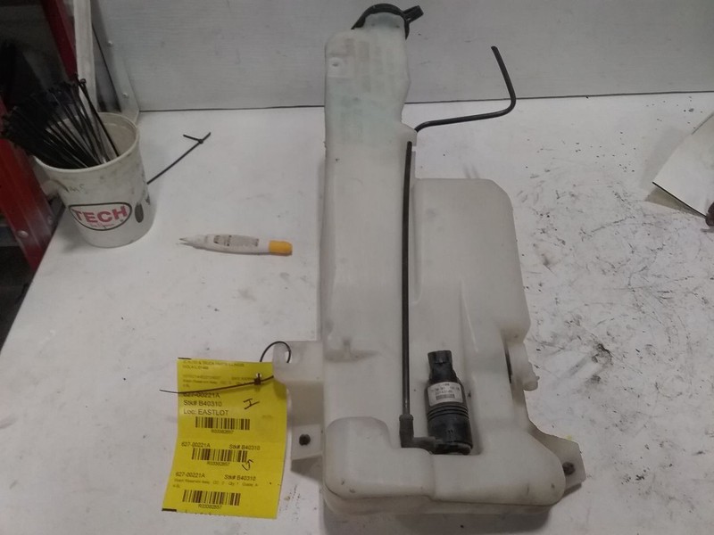 Wash Reservoir With Low Level Indicator Fits 99-05 SIERRA 1500 PICKUP 3382857