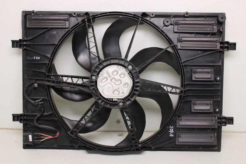 MK7 VW GTI Engine Cooling Fan Assembly Jetta GLI Oem 2018-2021