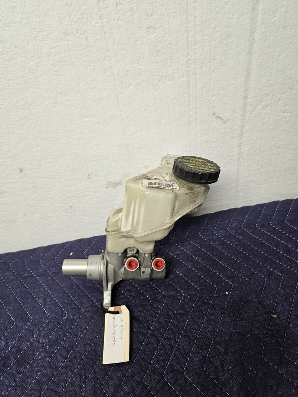 2013 NISSAN ALTIMA BRAKE MASTER CYLINDER