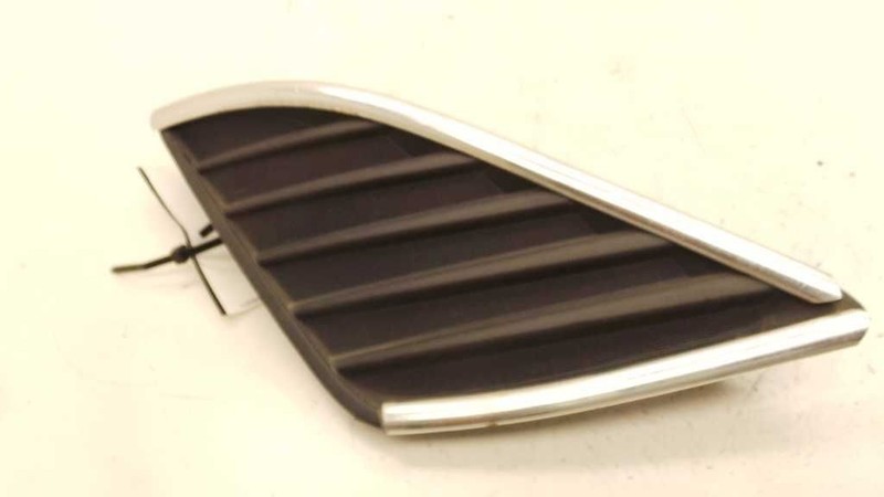 12-14 TOYOTA CAMRY LE PASSENGER SIDE LOWER BUMPER MOUNTED GRILLE ASSEMBLY