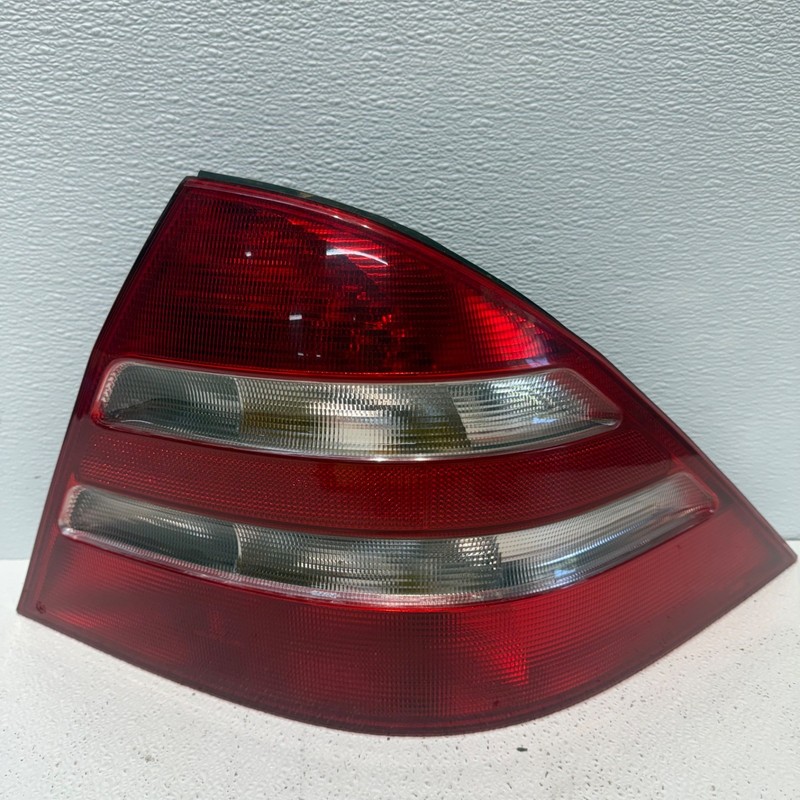 2000-2002 Mercedes-Benz S430 S500 Rear Right Tail Light Lamp 255122R OEM