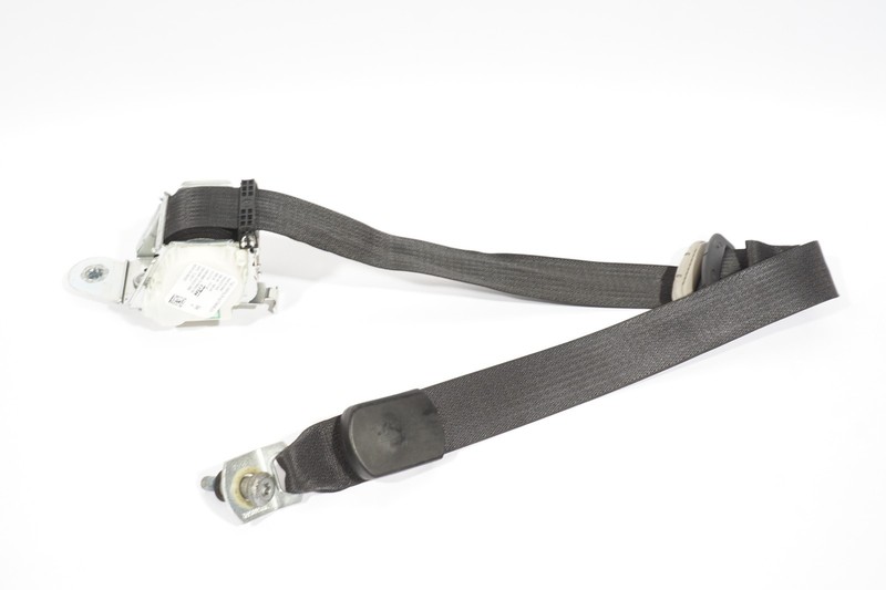 2014-2020 DODGE GRAND CARAVAN REAR RIGHT MIDDLE SEAT BELT OEM